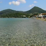 Aparthotel River & 3*
