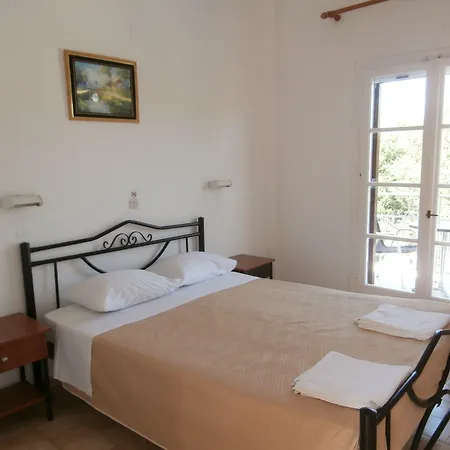 Aparthotel River & 3*