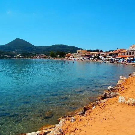 Aparthotel River & 3*