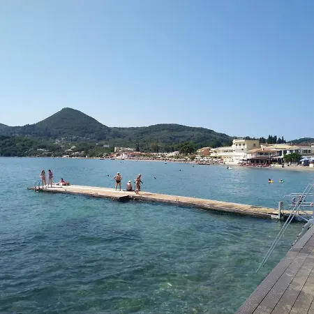 River & Ξενοδοχείο με διαμερίσματα 3*